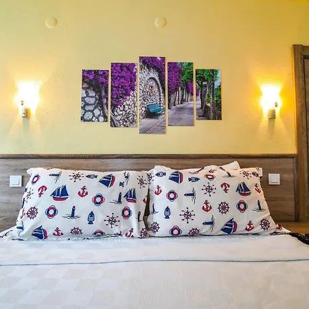 Hotel Vitis 3*